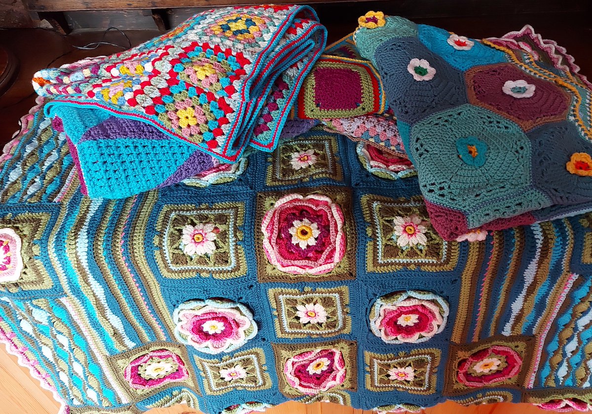 knitforpeace's tweet photo. We have received an extraordinarily generous anonymous donation of beautifully crocheted items, including these gorgeous blankets.  They are Crochet of the Day.  Thank you!

#crochetoftheday #crochetedblankets #yarnaddict #yarnlover #crochetforothers #handmade #crochetofinstagram https://t.co/0QBZ78t10S