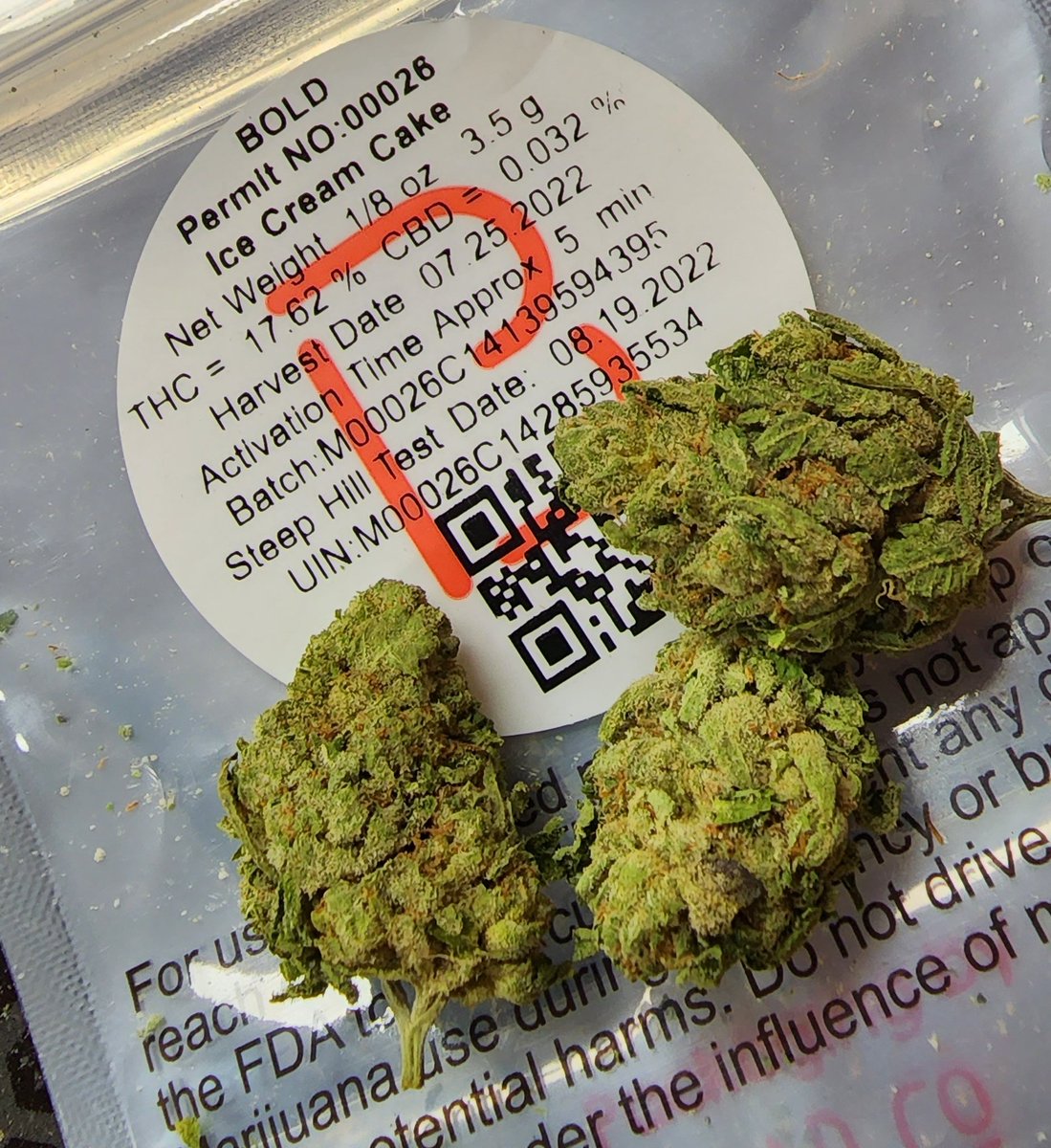 Kioti420's tweet photo. Starting my morning of with a Ice Cream Cake White Russian blunt. I keep the Bold Cultivation Ice Cream Cake on hand, its such a great all around strain. What's in your bowl this morning?

#IAmBold #IceCreamCake #MMJ #CannabisCommunity #keepit https://t.co/uvdBSXtFUT