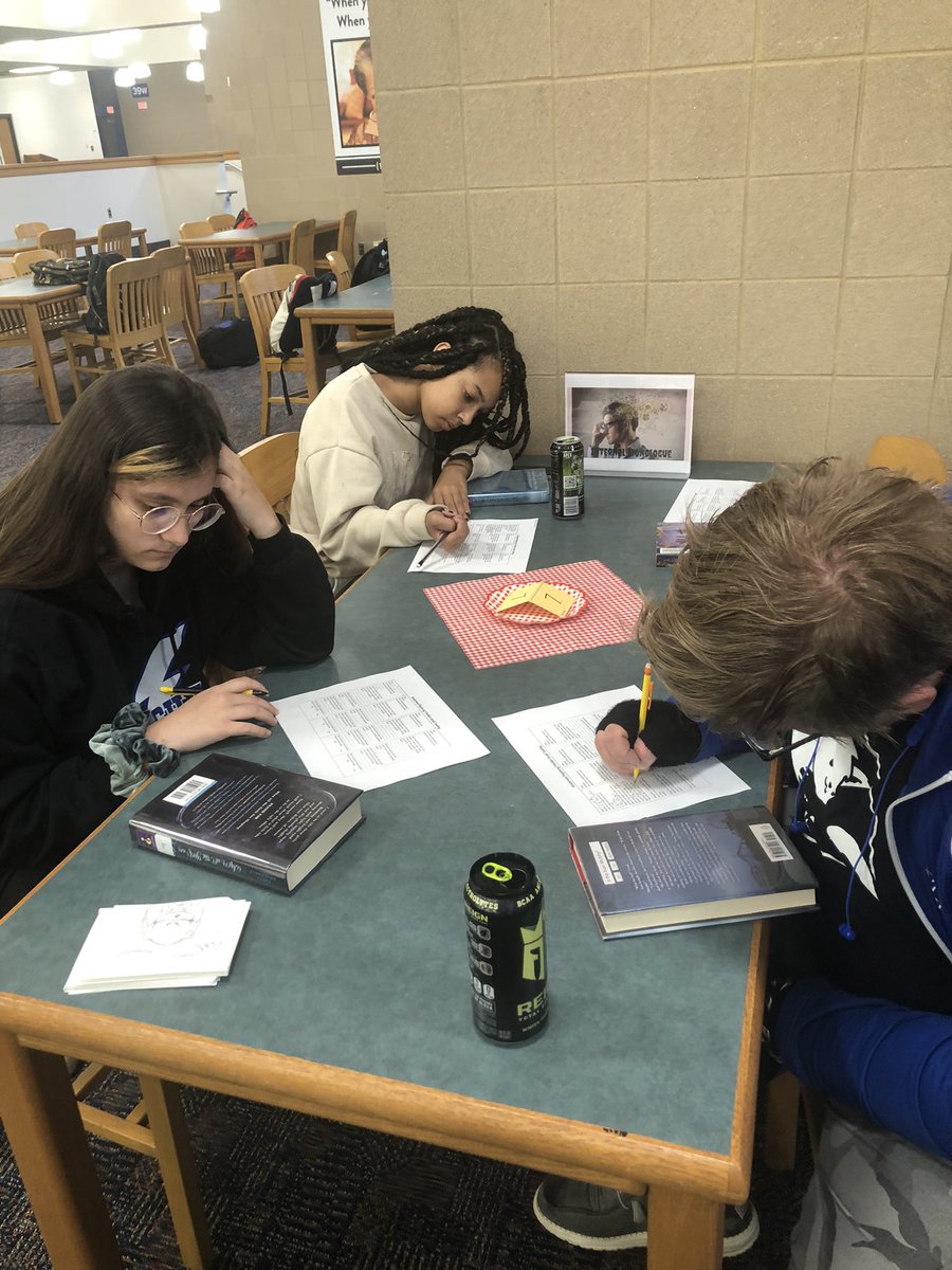 LisaLakerFCHS's tweet photo. 🕵🏽‍♂️🔎📚Parallel narratives! Inner monologues! Hidden identities! Thank you @fcmediacenter @AndreaMcKeeman for today’s mystery genre strategies &amp; book tasting! 🍽 @FTCSCFCHS https://t.co/9j2mSRkY6S