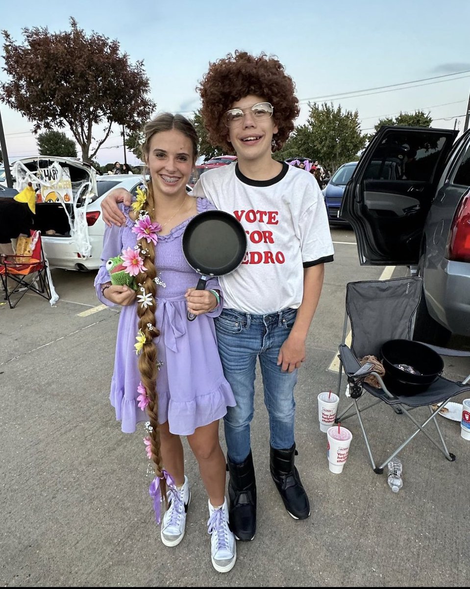 clara_dowdle's tweet photo. I know shocking this is not a soccer post but…..Happy Halloween!!! Me and my Twin Brother! @ImYouthSoccer @SoccerMomInt @ImCollegeSoccer #Rapunzel #tangled #napoleondynamite #bowhuntingskills #sweetdancemoves https://t.co/WTcbKjlXXP