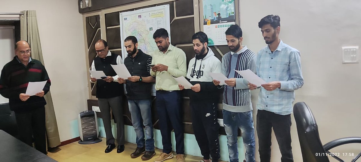 NhidclSrinagar's tweet photo. Integrity Pledge taken at Regional Office, Srinagar (NHIDCL) https://t.co/kSobzS4asf