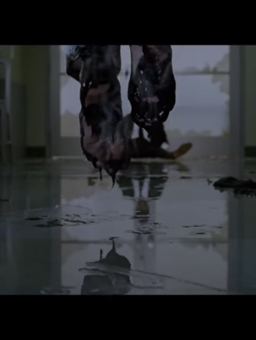 fostergal86's tweet photo. @Jacksepticeye Don’t think your chilling homage to Lucifer’s entrance from Constantine didn’t go unnoticed! Bravo!!! #JSEProjectIRIS #jacksepticeye https://t.co/vul0Kcf3mZ