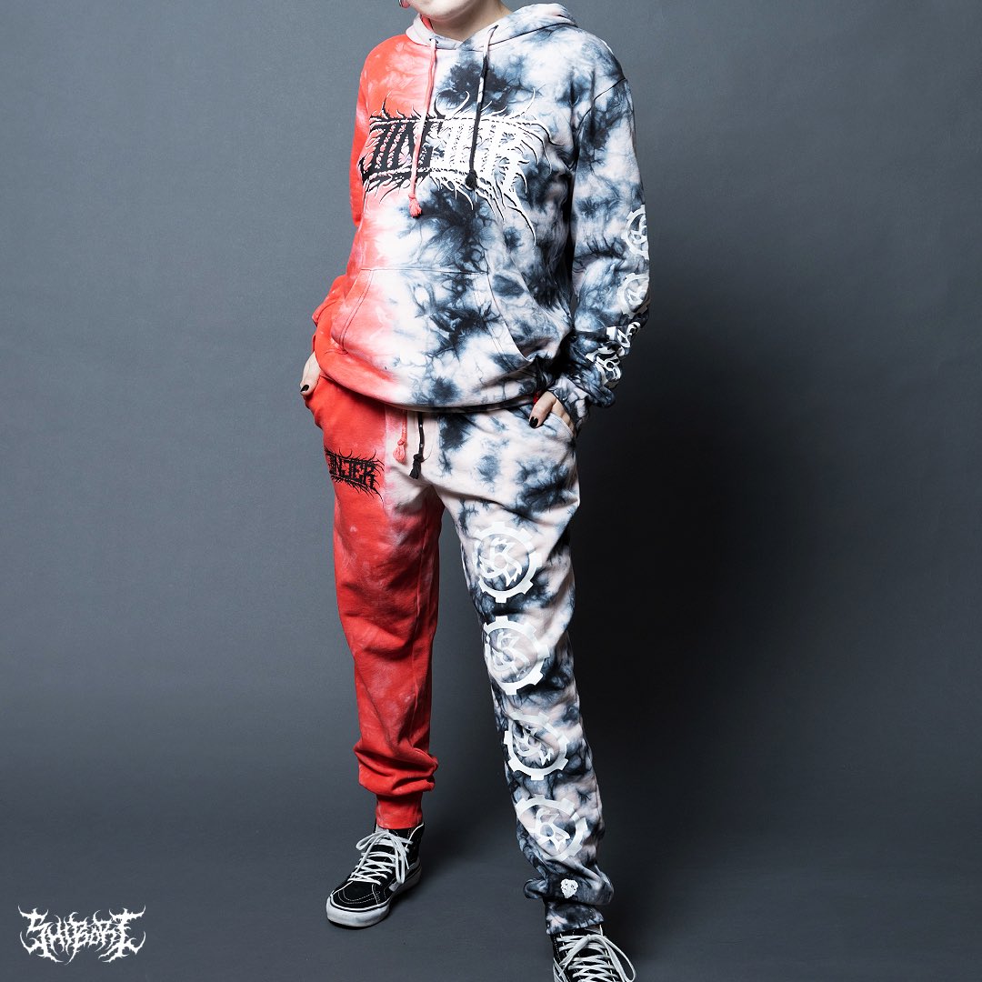 jinjerofficial's tweet photo. We’ve teamed up with @shiborithreads for a strictly limited cut & sew collection and they look incredible! No two are the same and these will not be produced again, so grab one quickly. Pre-orders run until November 3rd only at https://t.co/49uBbB7sNj !
#jinjer #shiborithreads https://t.co/SqMH7Q1nGb