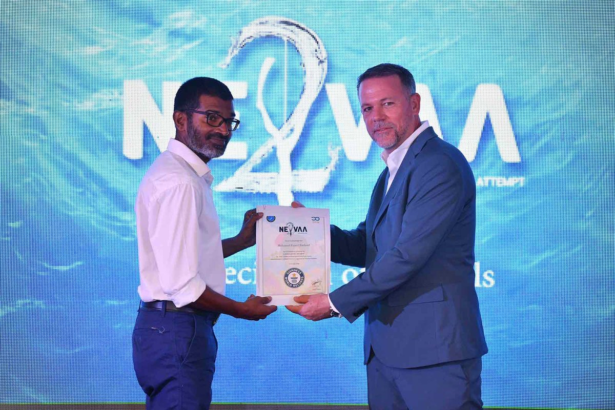 CustomsMv's tweet photo. Congratulations CCO Mohamed Fazeel & SCOG2 Aiman Mohamed for being recognized for their contribution as Guinness Judges, observing #neyvaa 2 - the successful world record attempt by 🇲🇻 for the “most number of people free-diving simultaneously”.
@MariyaDidi
@AbdullaSh4reef https://t.co/a0w2AmefY0