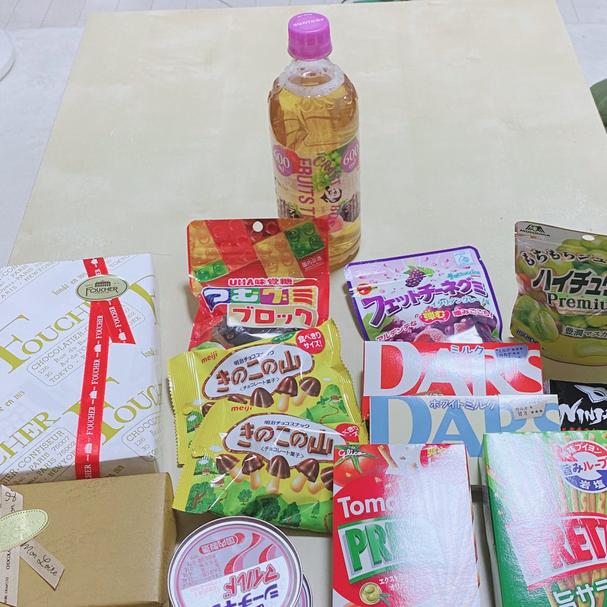 s2im_us2's tweet photo. 先日はTOBIRAさんでのLiveありがとうございました✩.*˚

差し入れも沢山ありがとうございます😊

声が出なくて酷いライブだったのに皆さん優しくて元気をいっぱい頂いたライブになりました♪

そのLiveでお知らせした次のLiveのお知らせを(σ･ᴗ･ )σ>> https://t.co/11ykUux2g1