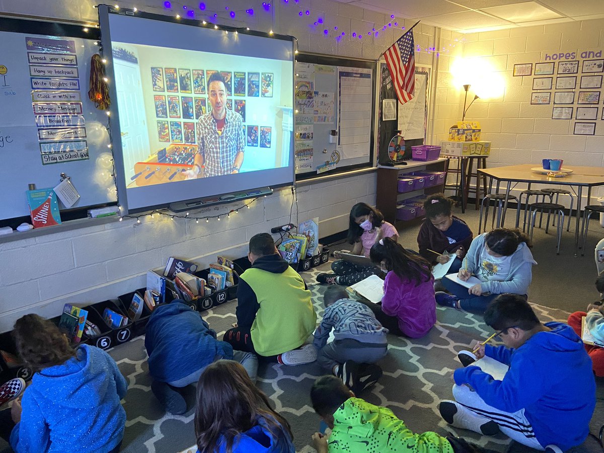 MrsScottsTeam's tweet photo. Mind mapping with @JeffLonnett this morning for morning meeting! #criticalandcreativethinkers https://t.co/VnEsvZ7k8O