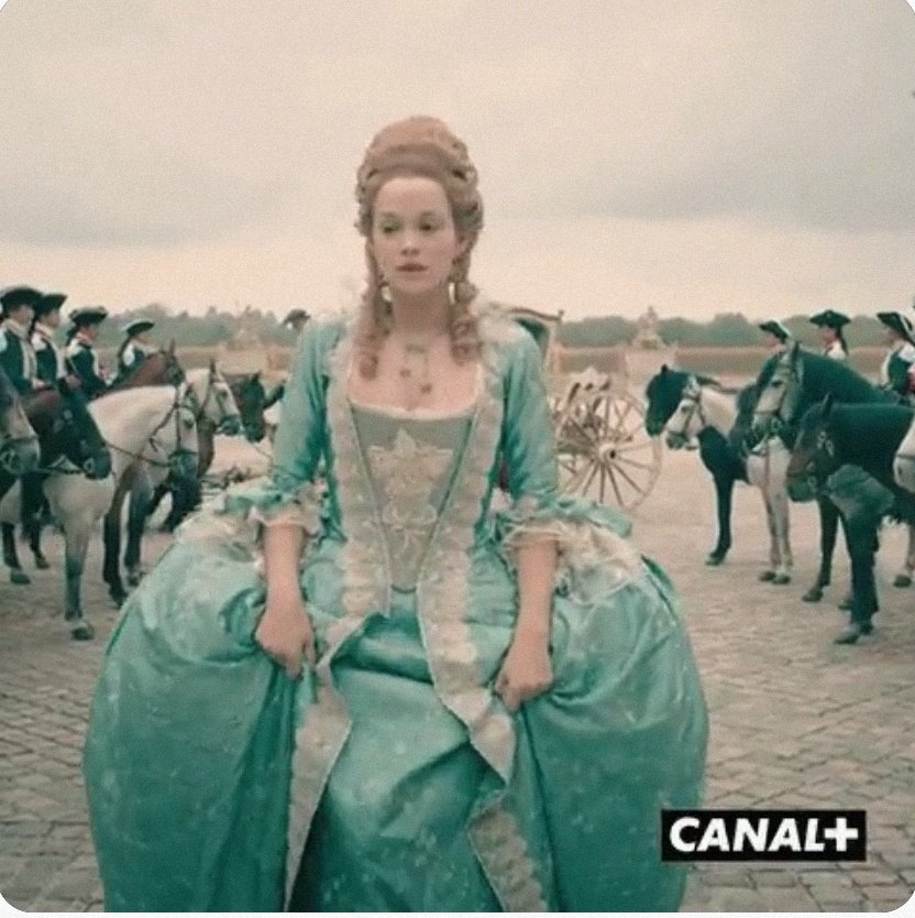 Hanuman076's tweet photo. Devant le 1er épisode de #MarieAntoinette je n'aime pas du tout, c'est vraiment pas terrible, peu de chance que j'aille jusqu'au bout. C'est dommage https://t.co/W7KEqDA8Us