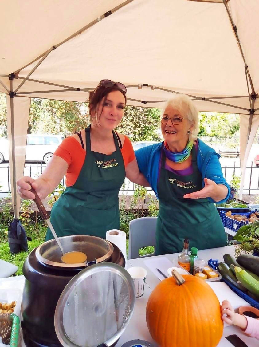 SAfoodforlife's tweet photo. Are you holding a Cook and Share activity in your school, community or at home?
We'd love to see what you're up to - please share photos, videos or stories of your #FFLGetTogether!πΈπ₯π
Tag #CookAndShare and @safoodforlife π
Find out more π
https://t.co/zyNSs0zNb2 https://t.co/6mFKsBlRRo