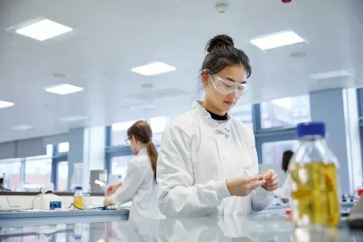 🧑‍🔬 Did you know we are one of the largest research-led science and technology educators in the UK, offering high-quality undergraduate and postgraduate programmes.

Find out more about our courses and watch our webinars➡️ bit.ly/2QrieyT

#mmu #McrMetUni
