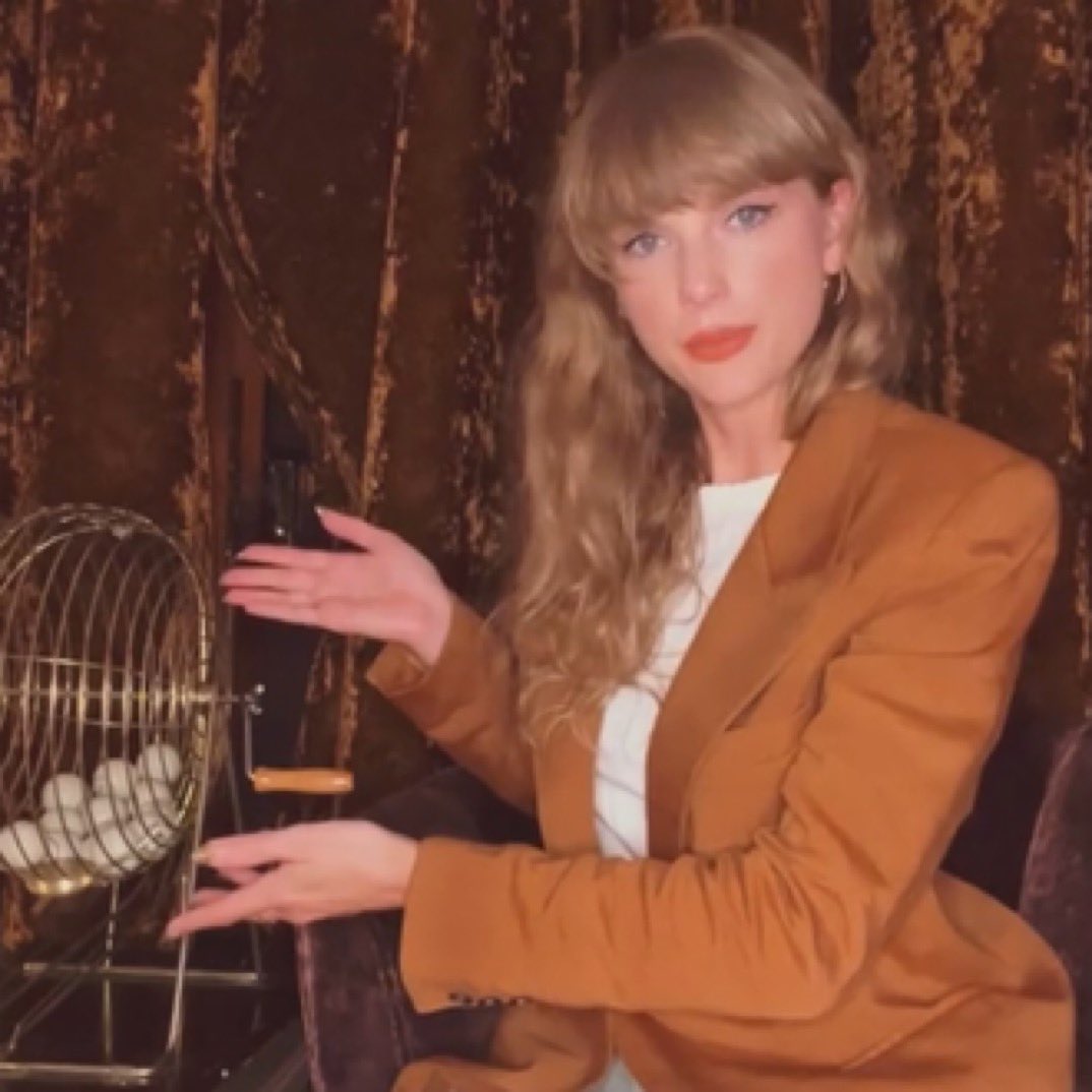artjodies's tweet photo. a taylor escolhendo a setlist da the eras tour vai ter que ser assim https://t.co/uA2pcDAdk1