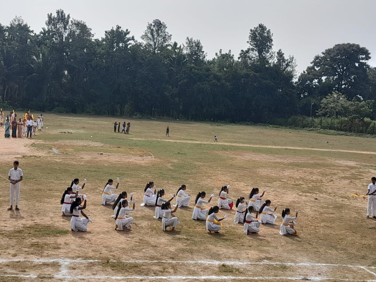 MAMSNRPura's tweet photo. ತಾಲ್ಲೂಕು ಆಡಳಿತದ ವತಿಯಿಂದ ಕುವೆಂಪು ಕ್ರೀಡಾಂಗಣದಲ್ಲಿ ನಡೆದ ಕನ್ನಡ ರಾಜ್ಯೋತ್ಸವದಲ್ಲಿ ಭಾಗವಹಿಸಲಾಯಿತು https://t.co/n6Z4cTtnYc