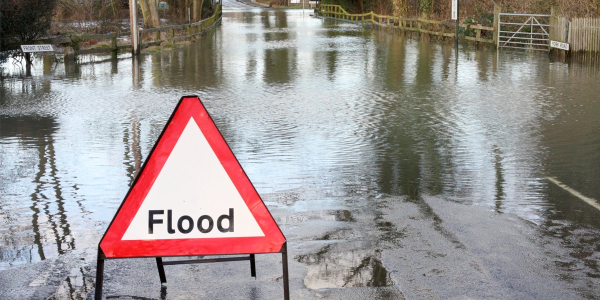 metoffice's tweet photo. We explored Early Warning Systems in October 🚨

In our latest blog, Faye Wyatt Senior Scientist in our Early Warning Impacts team, explores how we can evaluate the effectiveness of early warnings.

#GetClimateReady

Read it here ⤵️
https://t.co/oWWmqAfuuJ https://t.co/jZNho0i0HJ