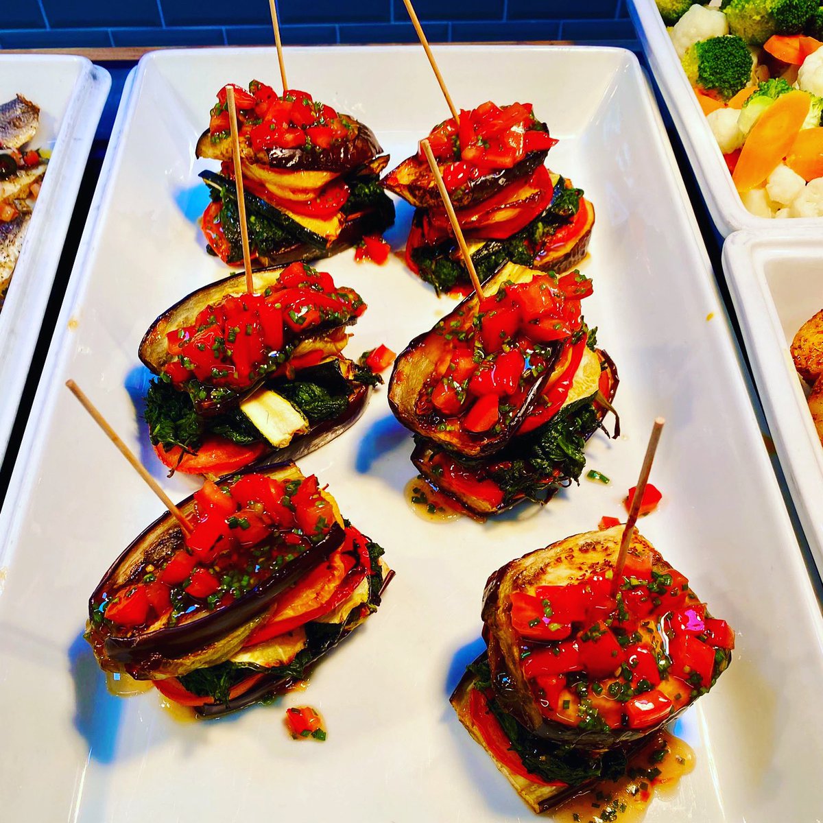 🥑🌶️🫑 Happy World Vegan Day! Our chefs cook mouth-watering vegan dishes every day and we’ve noticed them becoming increasingly popular over the years 🤩
👨‍🍳 Check out our recipes page for vegan recipes inspo👌 ow.ly/s9nM50LqF93
-
#WorldVeganDay #VeganDay #VeganFood #Vegan