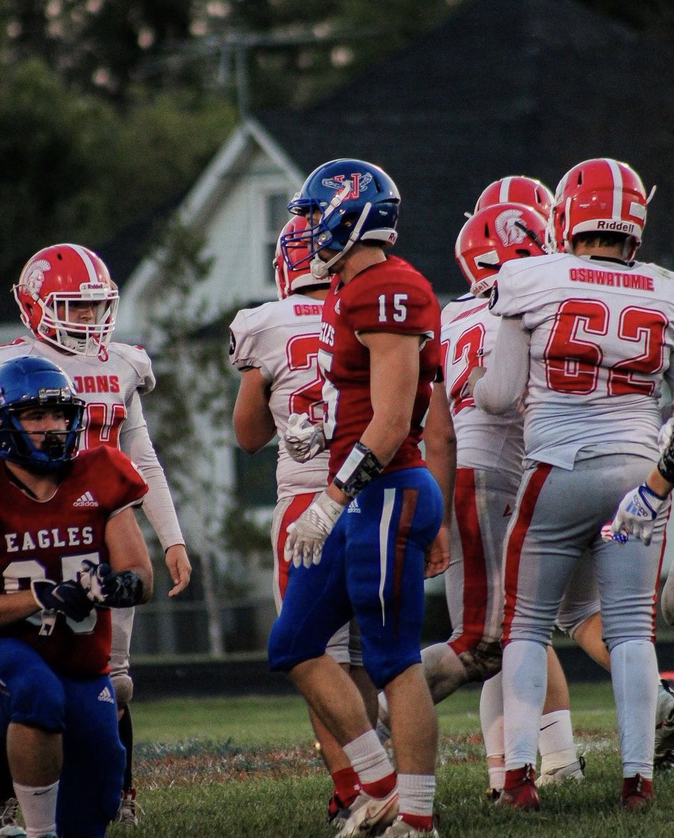 sportsinkansas's tweet photo. Wellsville senior David Signs has been big for the undefeated Eagles (3A, 9-0) on both sides of the ball. 

91 total tackles and 19 tackles for loss on defense. Also added 3 sacks and 1 INT. 

251 receiving yards and 3 TDs on offense. 

Eagles host Topeka-Hayden Friday. https://t.co/1m8ask7UAF