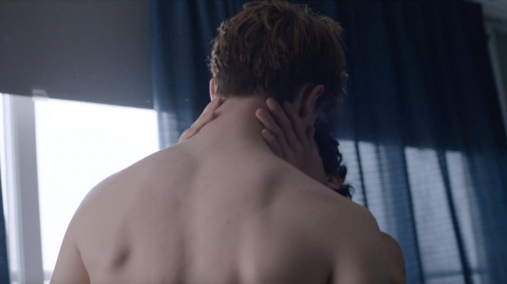 the chemistry in this scene was INSANE, i once again bow to the brilliant intimacy coordinator sara. 
and obviously omar's and edvin's acting skills