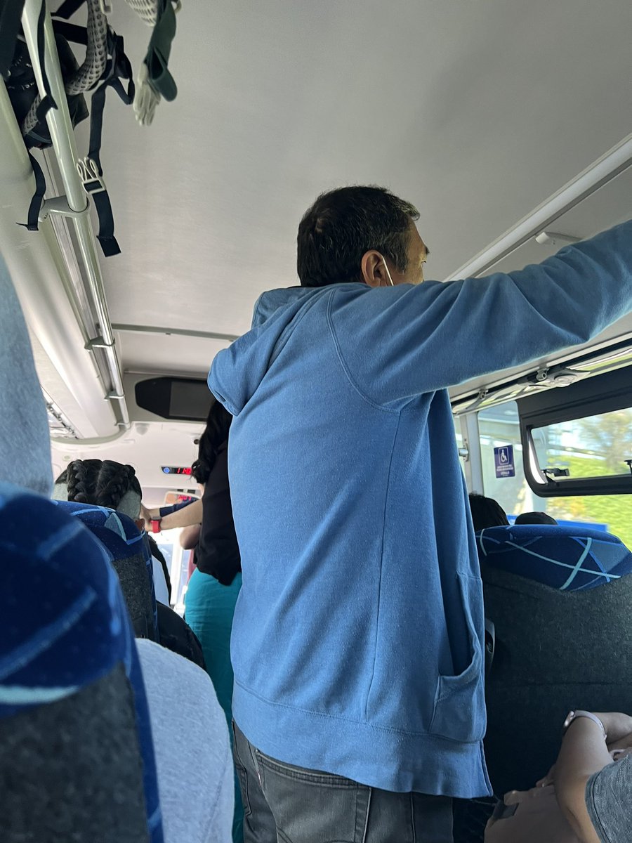 ma_barrera's tweet photo. @MTTChile por que los buses #centropuerto siguen vendiendo pasajes y la gente va de pie? @NuevoPudahuel https://t.co/MPyIn00ztu
