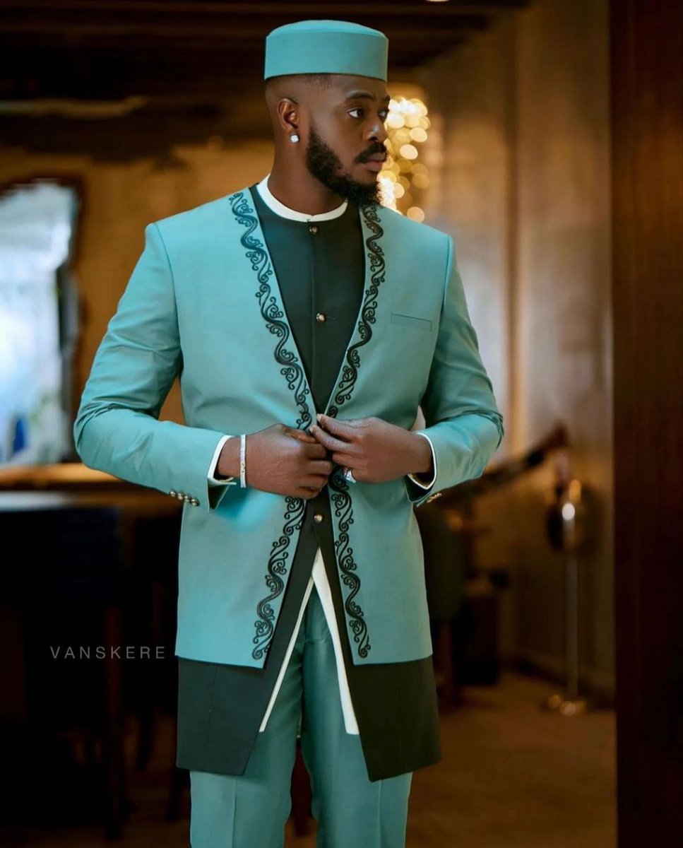 kenroyale's tweet photo. Our 2023 Trad-suit-2023 is very sharp

Which is your favorite?

Let’s make it for you. We deliver nationwide
It’s man’s class @kenroyale.
To order, click on the link in the bio.
Designer: Vanskere
 #fashionlover #fashion #men #naijafashion #naijaweddings #luxury
#menclothing https://t.co/nKCtzINvfM