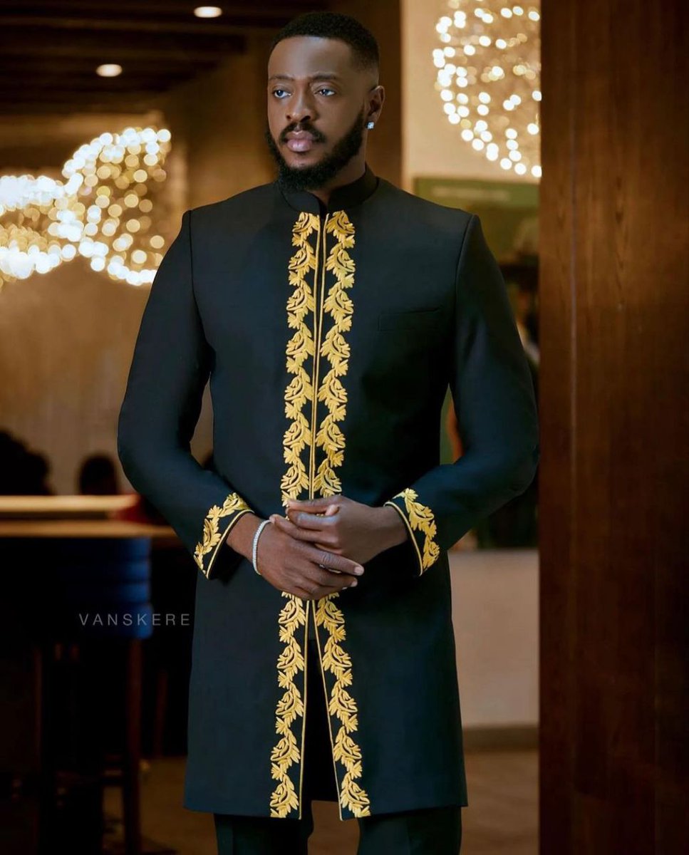 kenroyale's tweet photo. Our 2023 Trad-suit-2023 is very sharp

Which is your favorite?

Let’s make it for you. We deliver nationwide
It’s man’s class @kenroyale.
To order, click on the link in the bio.
Designer: Vanskere
 #fashionlover #fashion #men #naijafashion #naijaweddings #luxury
#menclothing https://t.co/nKCtzINvfM