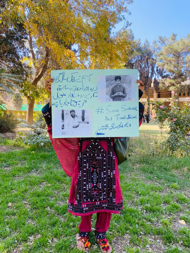 rafique_baloch1's tweet photo. سہیل اور فصیح بلوچ کی جبری گمشدگی کو ایک سال کا عرصہ مکمل، بلوچستان یونیورسٹی سٹوڈنٹس کا کیمپین آج یونیورسٹی میں جاری رہا ۔ آئیں طلبہ کا ساتھ دیں۔ ان کی آواز بنں۔
#ReleaseSohailAndFasseihBaloch https://t.co/jWFlRbF2p4