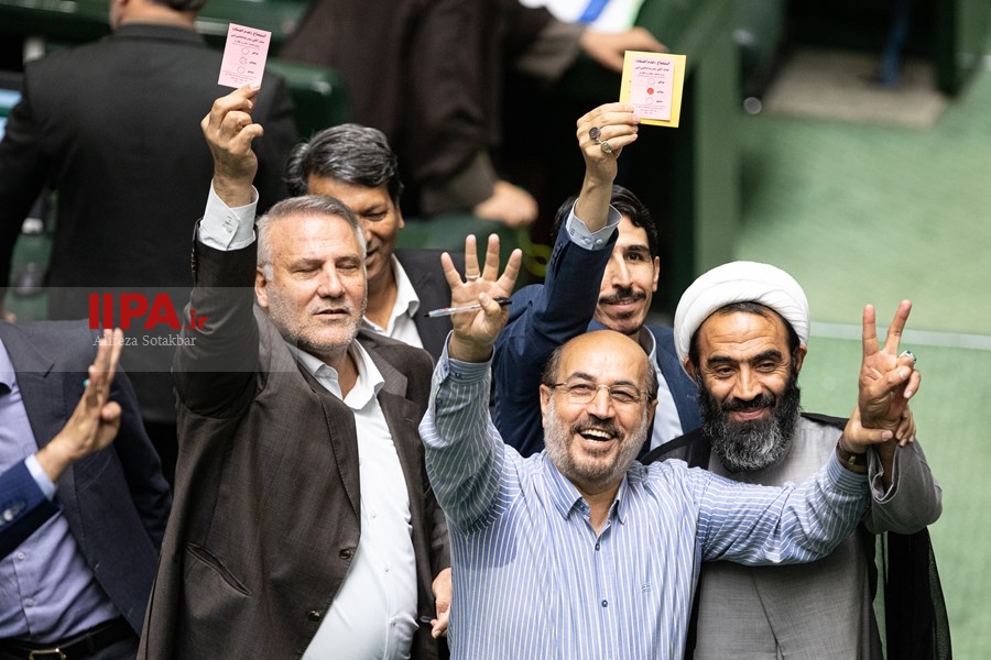 IipaMedia's tweet photo. جلسه استیضاح وزیر صمت
عکسهای علیرضا صوت اکبر / آژانس عکس ایران

https://t.co/FhypvDo9Bh https://t.co/wNxHBCjwyV