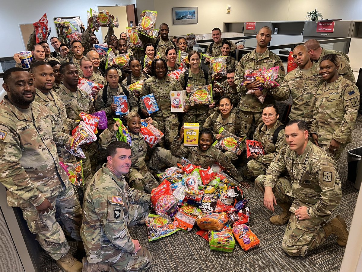 alu_lncoa's tweet photo. We at the #LNCOA hope everyone had a fun and safe #Halloween like our Students and Cadre did at our Monsters University
#leadtotrain #leadtotrain #NCOsMakeItHappen @ArmyFortLee @SCoE_CASCOM https://t.co/pMZojITKbY