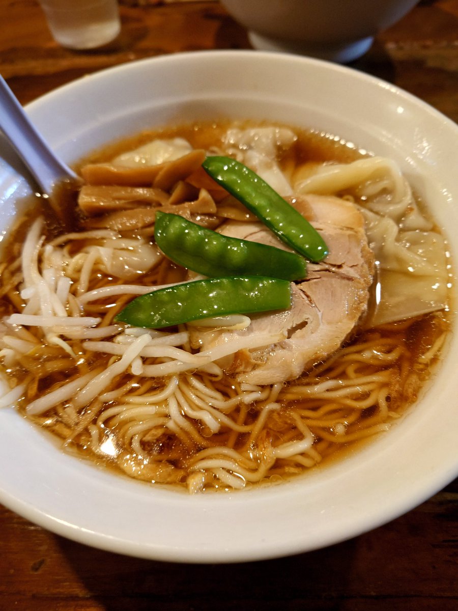 goodness_days's tweet photo. きょうの残業食。
かおたんラーメン 
えんとつ屋 南青山店
数年ぶりのかおたん
にんにくフライチップが
いいアクセント。
ここのラーメン好きだなぁ〜
#かおたんラーメン https://t.co/hSyIXoCb24