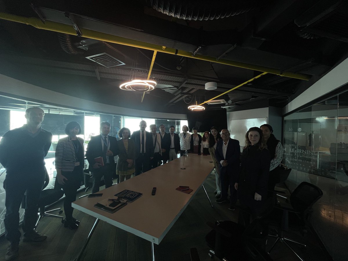 VRLab Academy tweet media