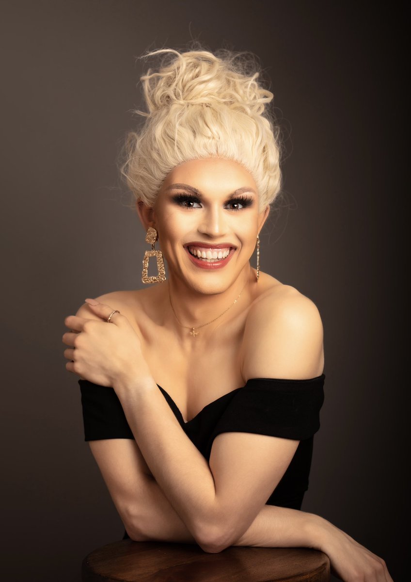thegracielou1's tweet photo. Headshot 2022! πΈ
I meanβ¦ @mwordsphoto is just AMAZING! Once again he has nailed it!! THANK YOU MARKY, LOVE YA π
Do you want to see more piccies from the shoot?
#dragphotography #dragqueen #dragartiste #theatre https://t.co/RGKtEq4wmk
