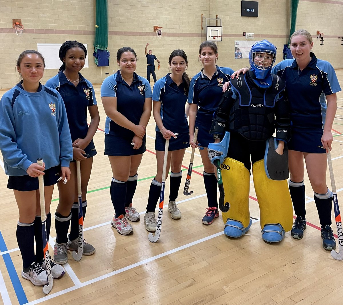 Serious effort from the VI form hockey team to pick up another trophy 🏆 Thank you <a href="/LeysSport/">The Leys Sport</a> &amp; @LeysHockey for organising. #indoorhockey