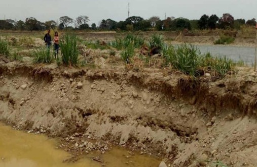 Barinas_noti's tweet photo. El rio Santo Domingo Desbordándose afectando a las Pquias. obispos y  el Real y demas vecinos  por falta de canalizaciones y los entes competentes no hacen nada al respecto.. #barinas @notibarinas @GobDeBarinas https://t.co/d5AzfeADH1