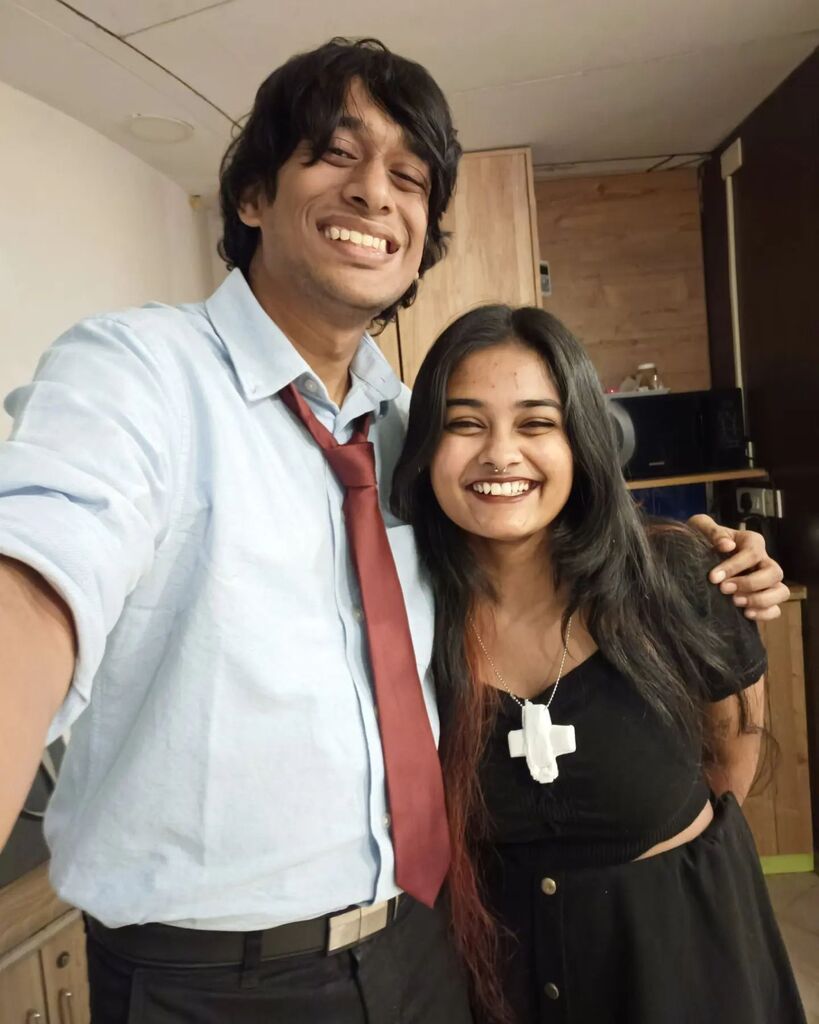 ankur_chipps's tweet photo. Misato Katsuragi x Kaji Ryoji casual cosplay with @assysassy_ in the office ✌🏼

Special thanks to @adidevsharma for helping with photos! ✨

#evangelion #nge #misatokatsuragi #kajiryoji #anime #cosplay #halloween https://t.co/pjnIDkD5tz https://t.co/43S24KAM3y
