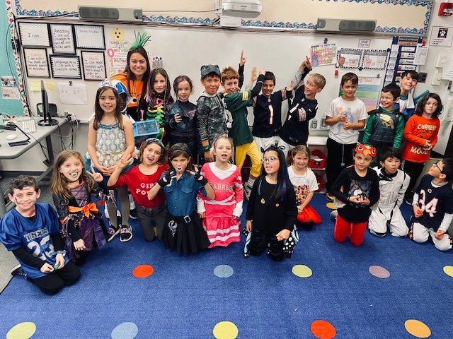 Happy Halloween! 🎃 <a href="/D64News/">D64 Park Ridge-Niles</a> <a href="/RooseveltD64/">RooseveltD64</a>