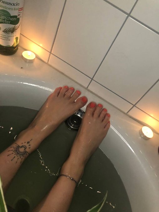 who would like to bathe with me ?  #feet #feetfethish #feetfinder #feetpicsforsales https://t.co/GAd<a href="/tag/feet"class="tags">#feet</a><a href="/tag/feetfethish"class="tags">#feetfethish</a><a href="/tag/feetfinder"class="tags"><span>#feetfinder</span></a><a href="/tag/feetpicsforsales"class="tags"><span>#feetpicsforsales</span></a>