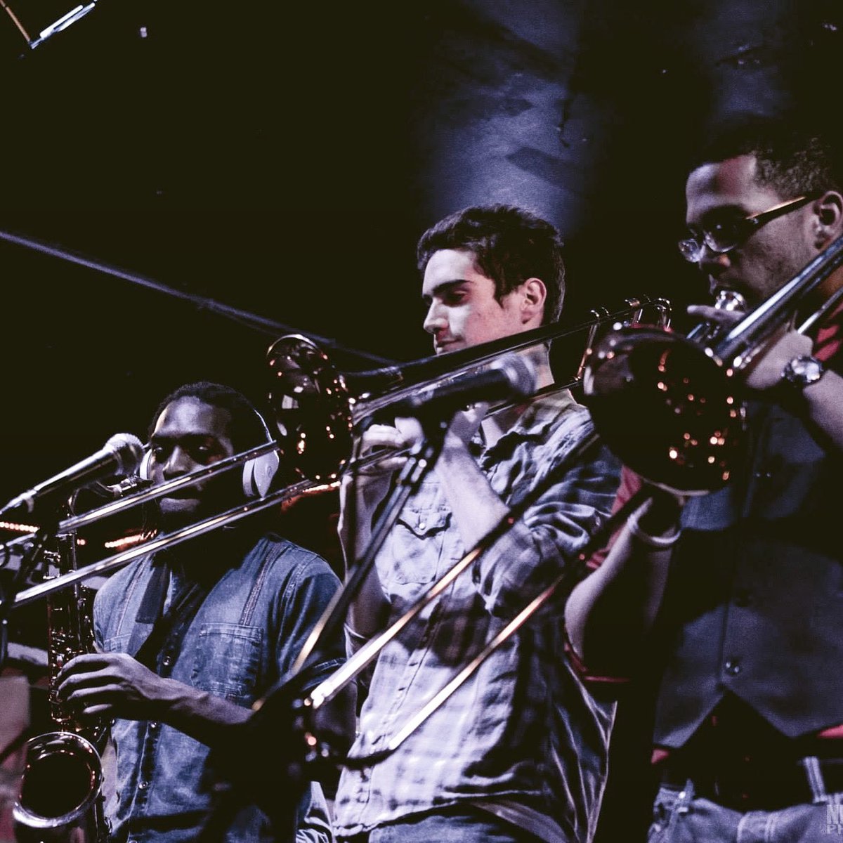 upstartersband's tweet photo. Mixing is happening for our next 3 releases! 2 feature @johnjaminmusic on trombone. This pic was at our 1st @theottobar gig w/ @theslackersband 🏁 #ska #trombone #hornsection #livereggae #skapunk #upstartersband #upstarters #brassic #brass #brassrock https://t.co/Hmd9mBjBrQ