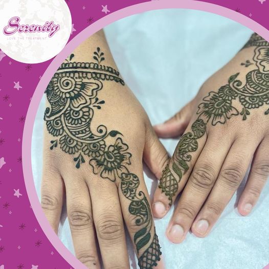 There are so many reasons to be happy, and one of them is henna 🤎🤎🤎
-
#henna #hennaart #hennadesigns #hennatime #hennalove #hennalovers #hennagoals #hennafashion #hennafun #hennainspo #hennainspire