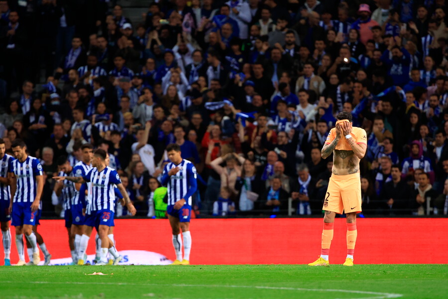 🕰️¡DESCANSO en Portugal! #PortoAtleti #UCL 🏆El Atlético se va a vestuarios virtualmente fuera de competición europea 2 Oporto 0 Atleti 🔗rtve.es/deportes/futbo…