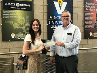 Congratulations to Cassidy Allen for receiving the latest Dubois County Relocation Impact Grant!

{Pictured L-R: Cassidy Allen, Grant Recipient; Ed Cole, Dubois Strong President}
. . . . 
#duboisstrong #duboiscounty #indiana #southerindiana #myindianahome #smalltownbighearts