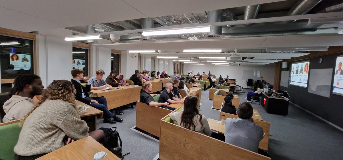 Young Professionals Panel <a href="/Arup/">Arup</a> <a href="/RollsRoyce/">Rolls-Royce</a> @atkinsglobal @rscomponent <a href="/UWEBristol/">UWE Bristol</a>