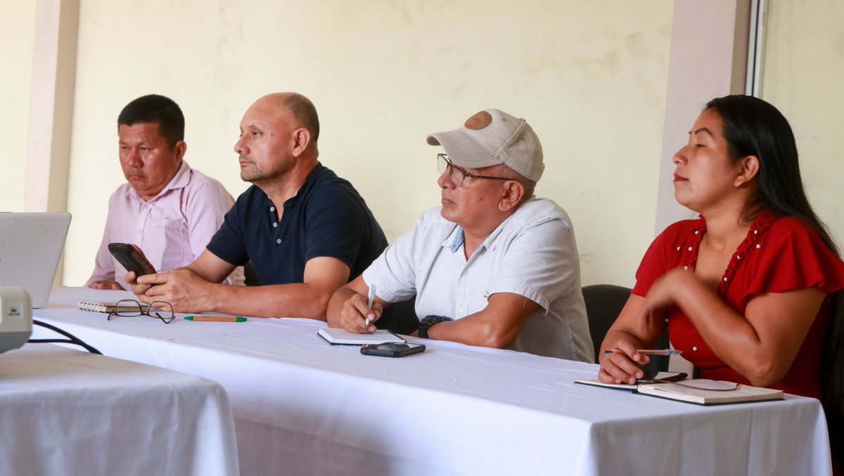 AmazoniaEc's tweet photo. Nuestros directores de Planificación Integral e Inversión Pública, recibieron a representantes de los GAD Parroquiales de #Orellana Es importante escuchar sus necesidades y resolver sus inquietudes respecto a los proyectos postulados al Fondo Común.

#TransformandoLaAmazonía https://t.co/x8Ogf6NIcE