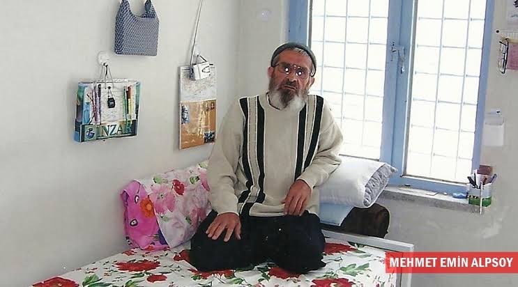 🔴 Çevik Bir’den sonra, bir diğer 28 Şubat darbecisi olan Aydan Erol da ‘sağlık gerekçeleri’ sebebiyle bugün tahliye edildi. Bu isimlerin o dönem İslami Hareket davalarından içeri attırdığı Şehmus Alpsoy ve Mehmet Alpsoy ise ağır hastalıklarına rağmen hala cezaevinde.