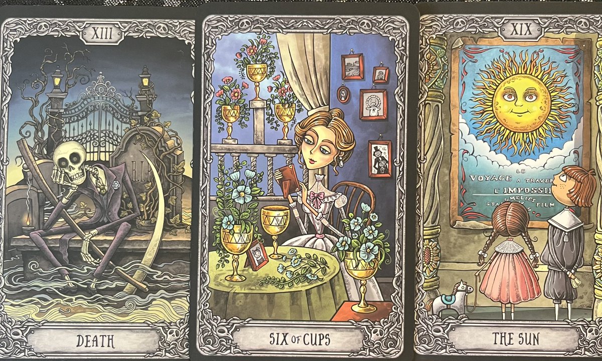 Tips for #6ofCups Season 11/3-11/12. The decan of #Scorpio subruled by the Sun. 

🌸 Nostalgia abounds. Reflect on the past and accept it without holding on too tight. 

🌸 Offer a sweet act of kindness to help with your healing process. 

🌸 Live in the present moment.

#Tarot