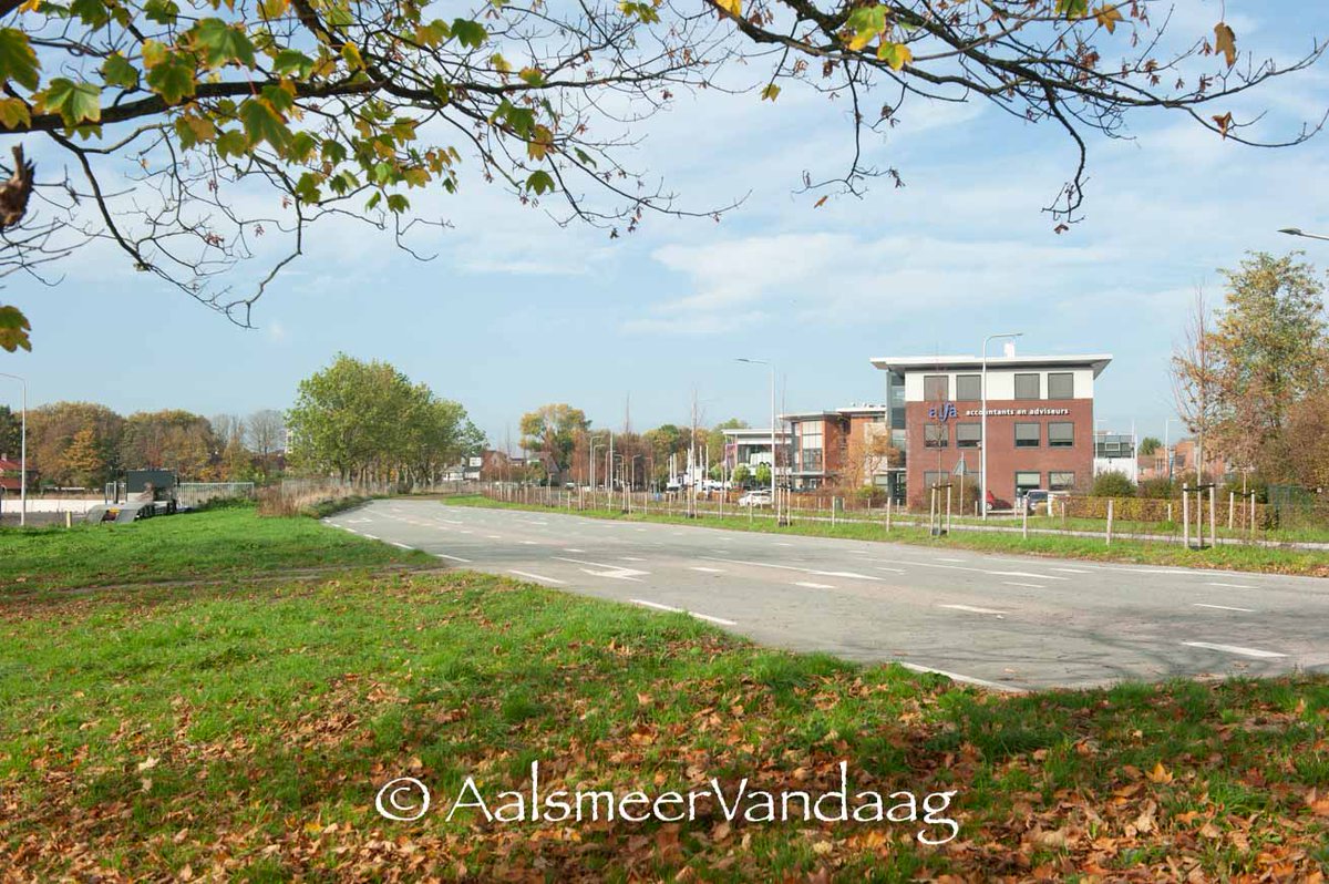 AalsmeerVandaa's tweet photo. Bommetje dreunt na. Ideeën wethouder Kuin over #DeKnip maakt politieke tongen los. #Busbaan #aalsmeer https://t.co/YUNzAIiKxL https://t.co/hSJB4Xy4gf