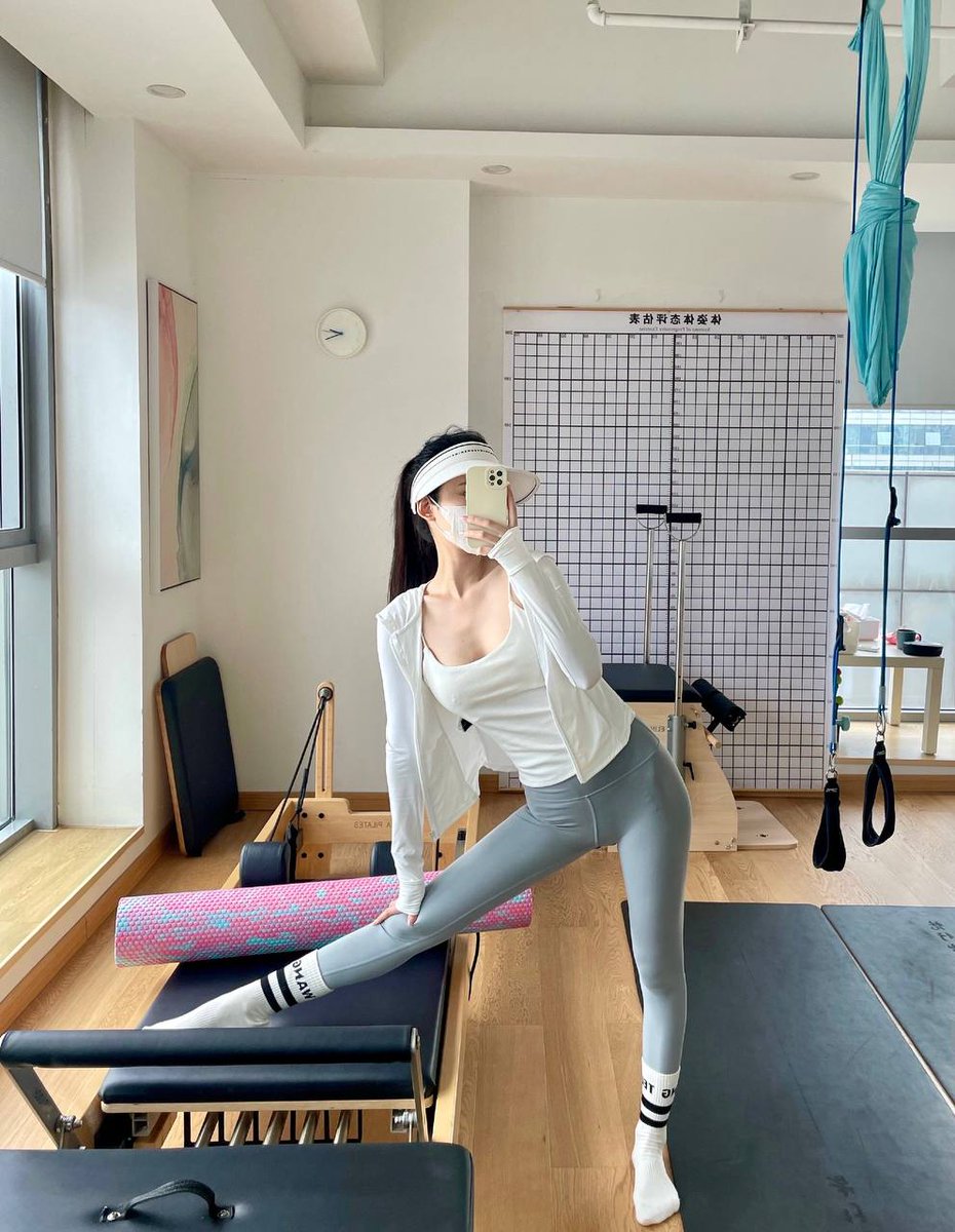 Exercising every day to keep a healthy and perfect figure is what keeps me going