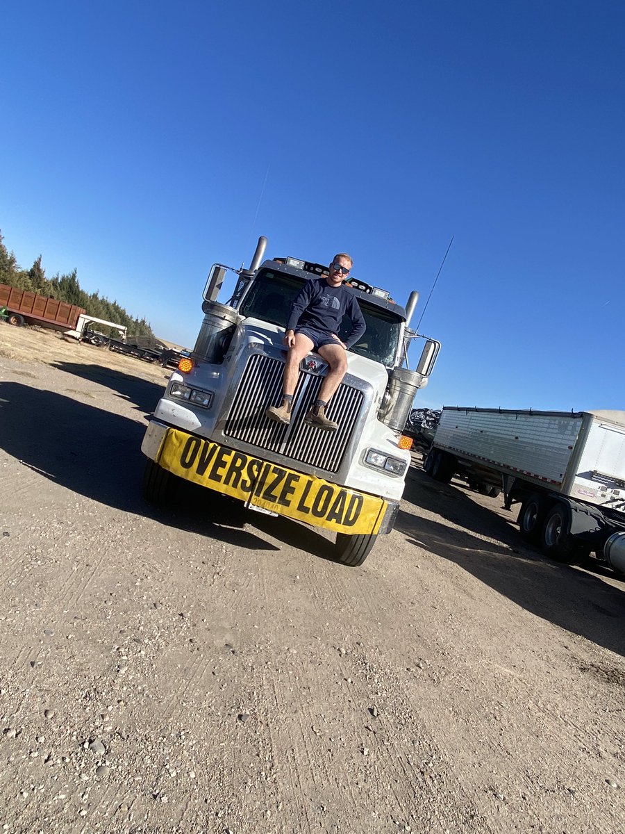 AlistairBrook's tweet photo. #harvest22 wrapped up on the High Plains. Time for some (relatively) well earned downtime before heading to NZ in a few weeks 🇳🇿 https://t.co/C9IwxfZorM