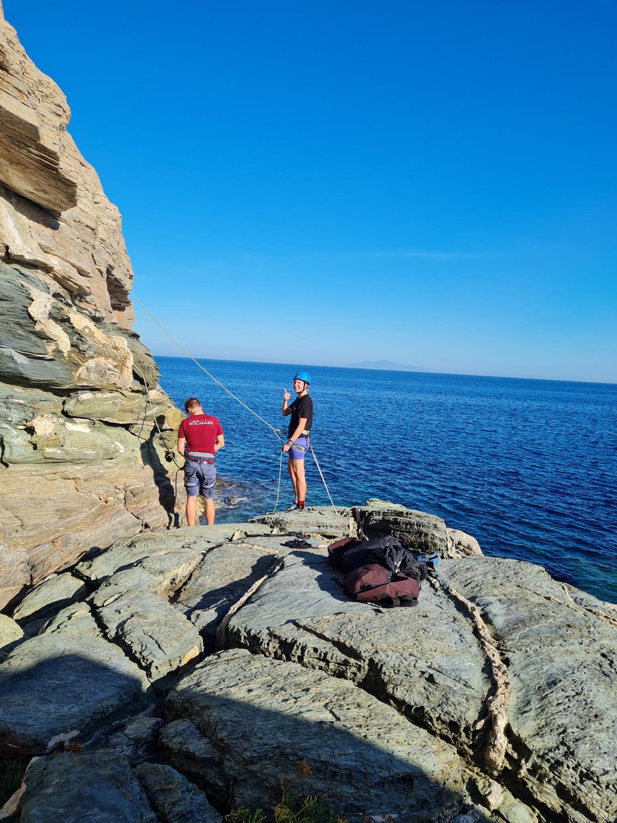 FoeFeCamps's tweet photo. Völlig gruselfrei verbringt derzeit eine kleine Gruppe FöFes die Herbstferien auf #Korsika. Hier ein paar Eindrücke ☀️⛱️🧗‍♂️ https://t.co/2oPDxKKy2i