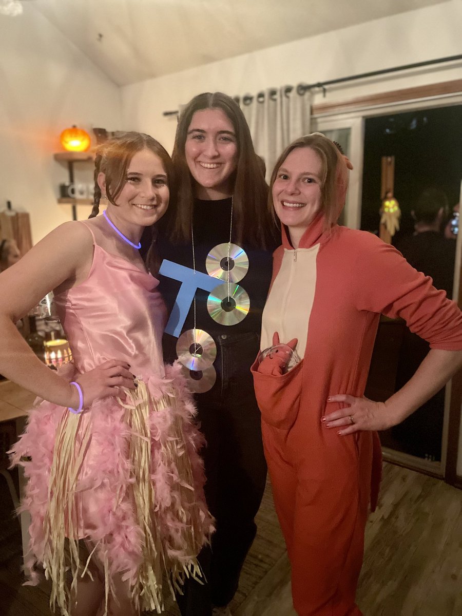 kumcmstp's tweet photo. Hope you had a spooooky Halloween!! 👻 🎃 check out some of the nerdy costumes we had at the MSTP science themed costume party! AlexaFluor488,Dazzle594, CD4+ T cell, some CATions, Schrödinger's cat(s), and our beloved nephrology block mascot, Sidney the Kidney!!! https://t.co/uX0uMzsAJz
