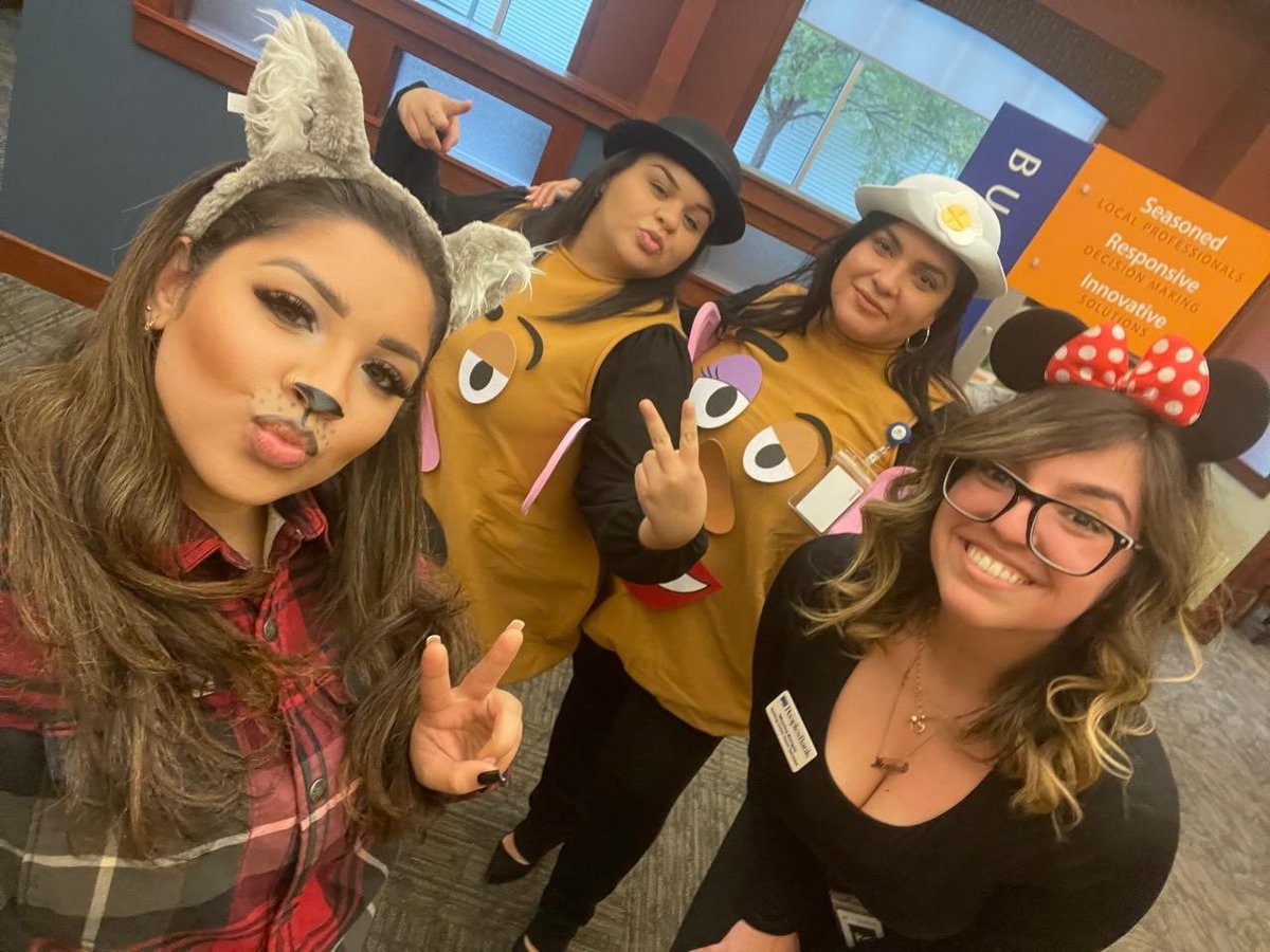 BankAtPeoples's tweet photo. Our bankers had a blast celebrating Halloween in the banking centers and in the communities.
Hope you too enjoyed the holiday.
#BankAtPeoples #RealSimpleBanking #PeoplesBank #Halloween #halloween2022 https://t.co/R1hPFhZl5q