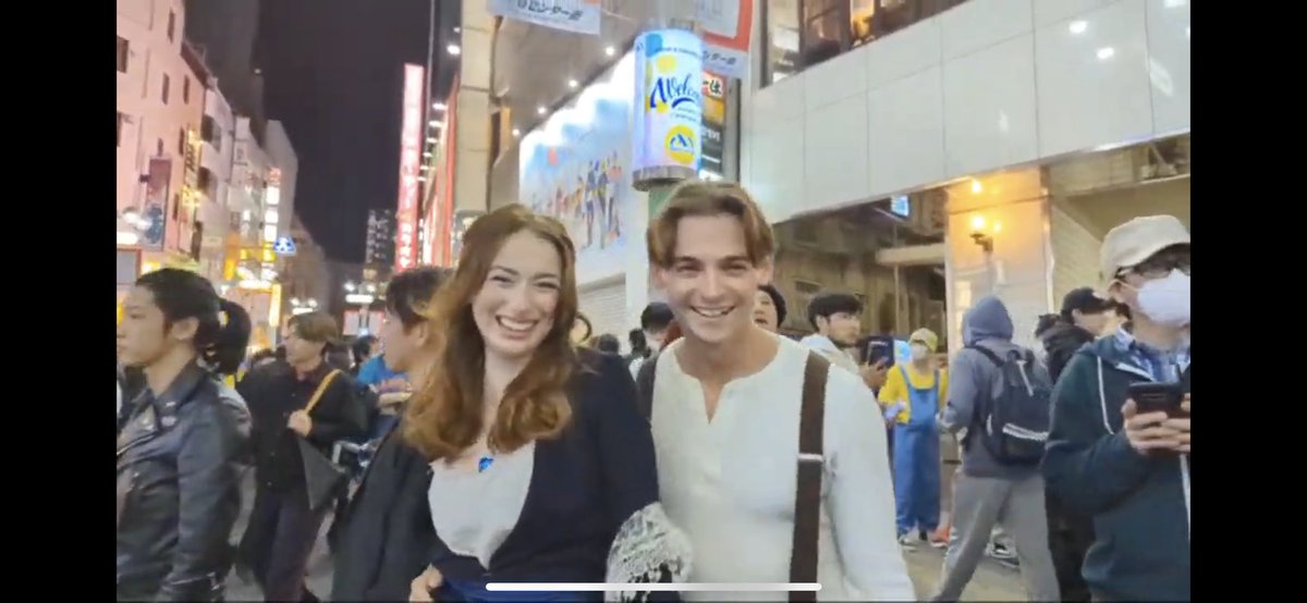 <a href="/roppongigumi/">港区女子ちゃん🗼</a> ライブカメラでタイタニックをやるディカプリオとウィンスレット。
可愛すぎる笑顔の2人。