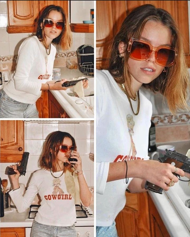 fire_daeneryss's tweet photo. amo la secuencia de estas fotos y que milly se cortó la remera jsjaj https://t.co/ylWB22aHtb