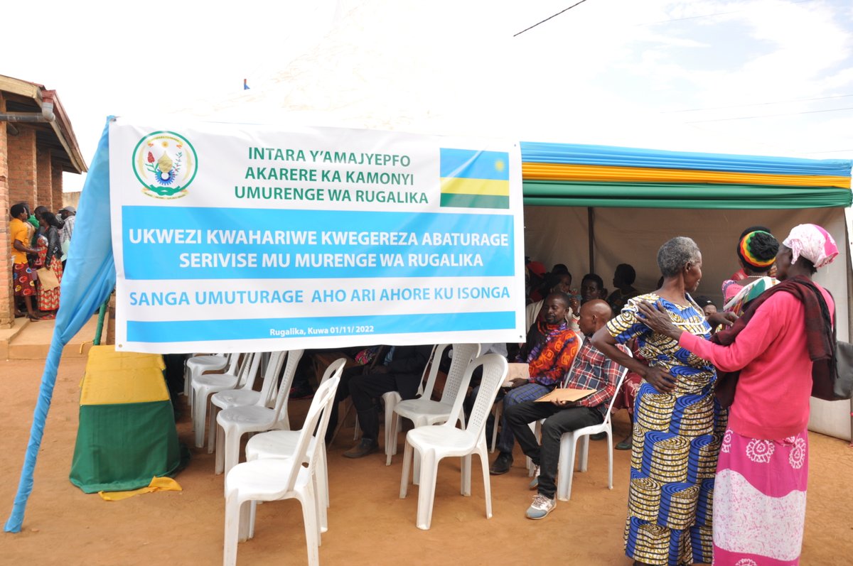 Kamonyi's tweet photo. Ku biro by'Akagari ka Kigese,niho hatangirijwe ukwezi kwahariwe kwegereza abaturage serivisi, iyi gahunda ikaba ifite insanganyamatsiko igira iti: "Sanga umuturage aho ari, ahore ku isonga". Ni gahunda izakomereza no mu tundi tugari two mu Murenge #RUGALIKA (1/4) @RwandaLocalGov https://t.co/9PlPCIJoAj